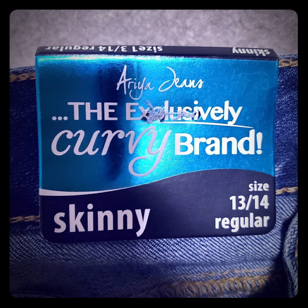 Ariya Jeans